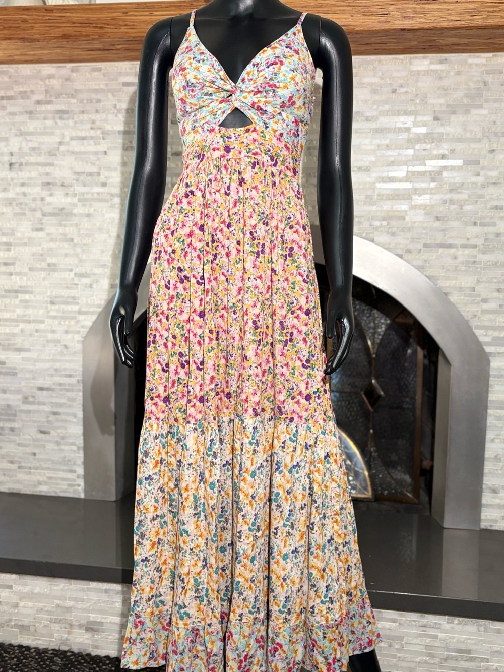NWT Angie Peekaboo Twist-Front Tiered Maxi Dress - Size S